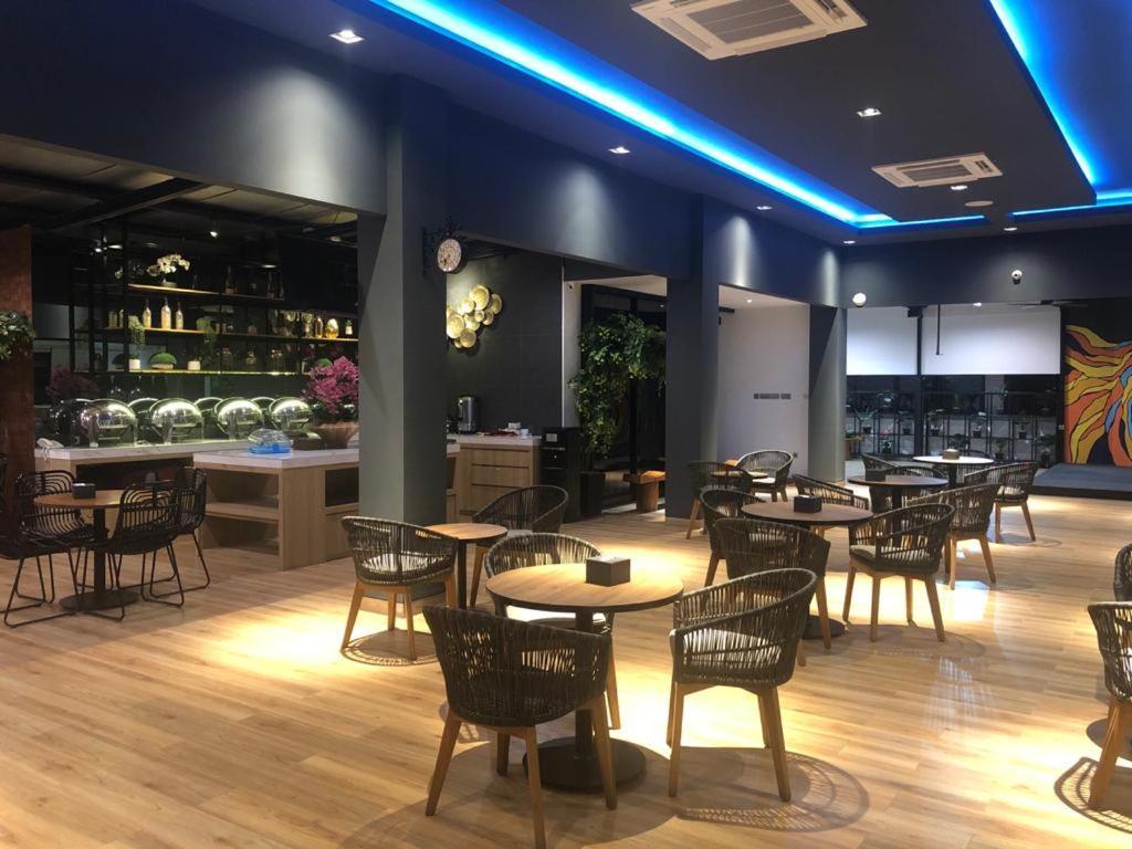 Grand Caman Hotel Bekasi Ngoại thất bức ảnh